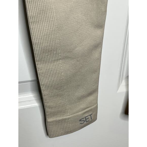 Set Active Small Beige Color Leggings - Picture 4 of 7